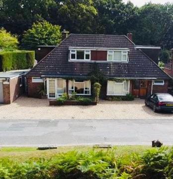 Abacus Bed And Breakfast, Blackwater, Hampshire Camberley Exteriör bild