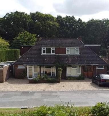 Abacus Bed And Breakfast, Blackwater, Hampshire Camberley Exteriör bild