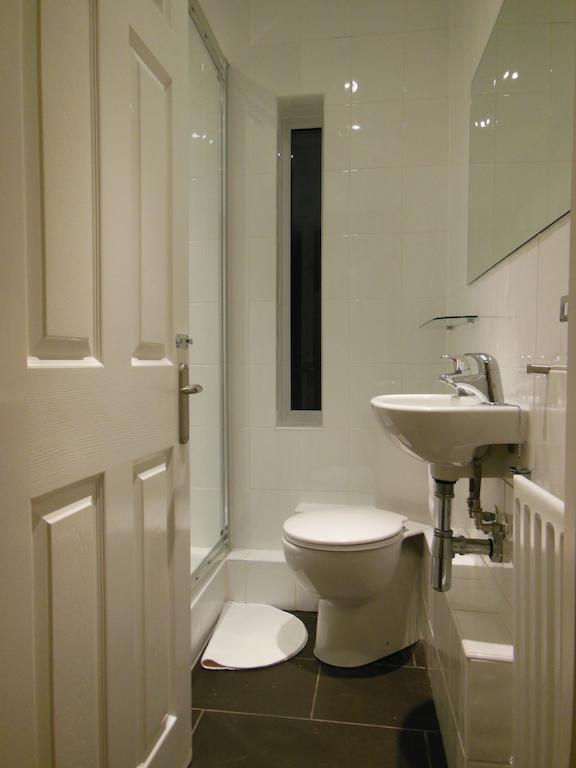 Abacus Bed And Breakfast, Blackwater, Hampshire Camberley Exteriör bild