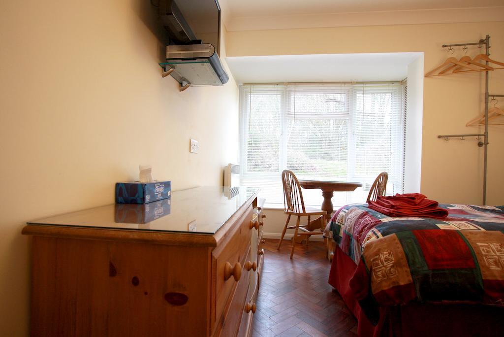 Abacus Bed And Breakfast, Blackwater, Hampshire Camberley Rum bild