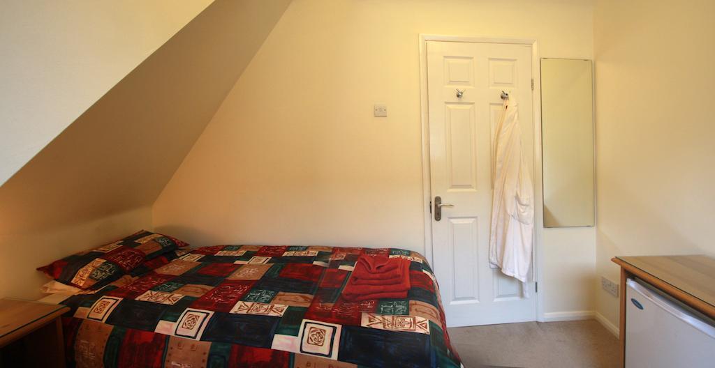 Abacus Bed And Breakfast, Blackwater, Hampshire Camberley Rum bild