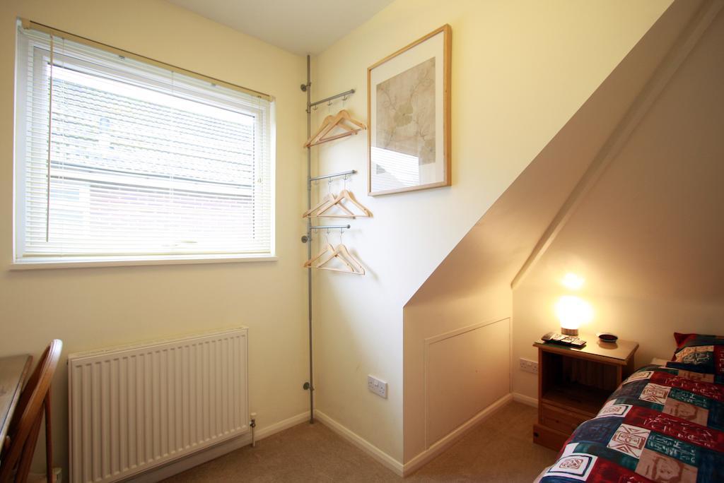 Abacus Bed And Breakfast, Blackwater, Hampshire Camberley Exteriör bild