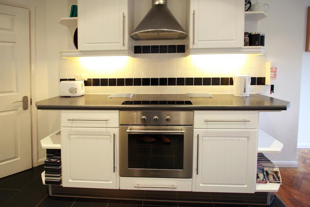 Abacus Bed And Breakfast, Blackwater, Hampshire Camberley Exteriör bild