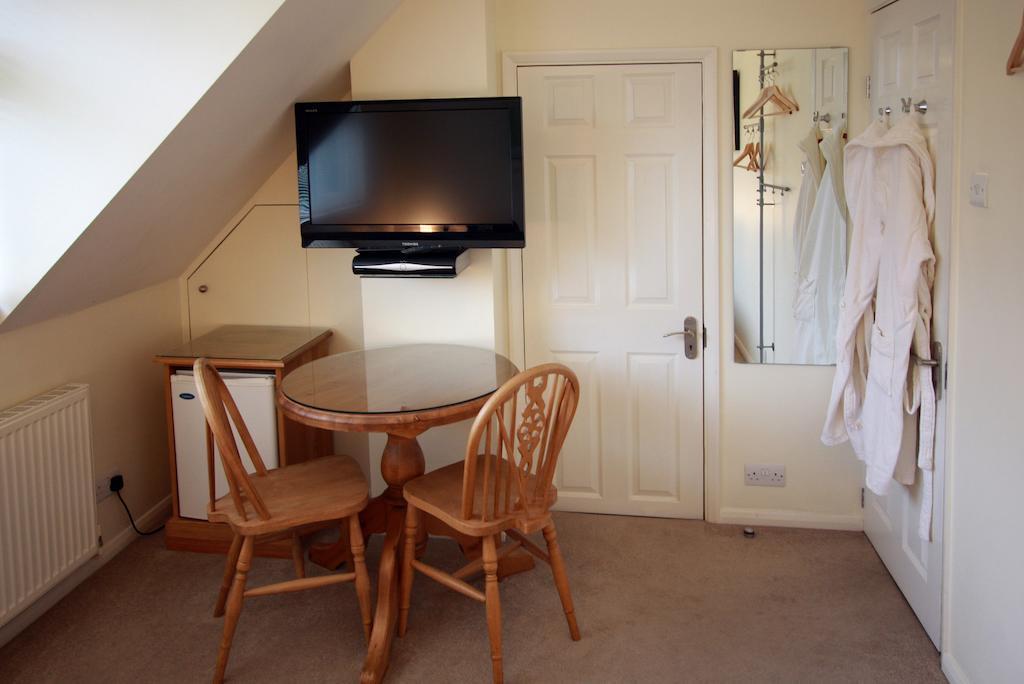 Abacus Bed And Breakfast, Blackwater, Hampshire Camberley Rum bild