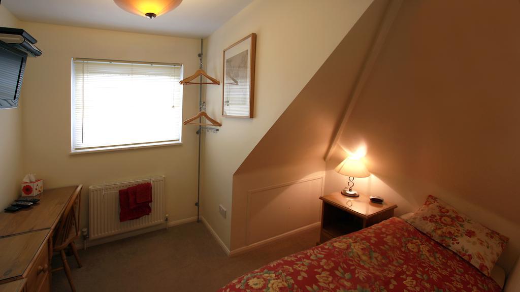 Abacus Bed And Breakfast, Blackwater, Hampshire Camberley Rum bild