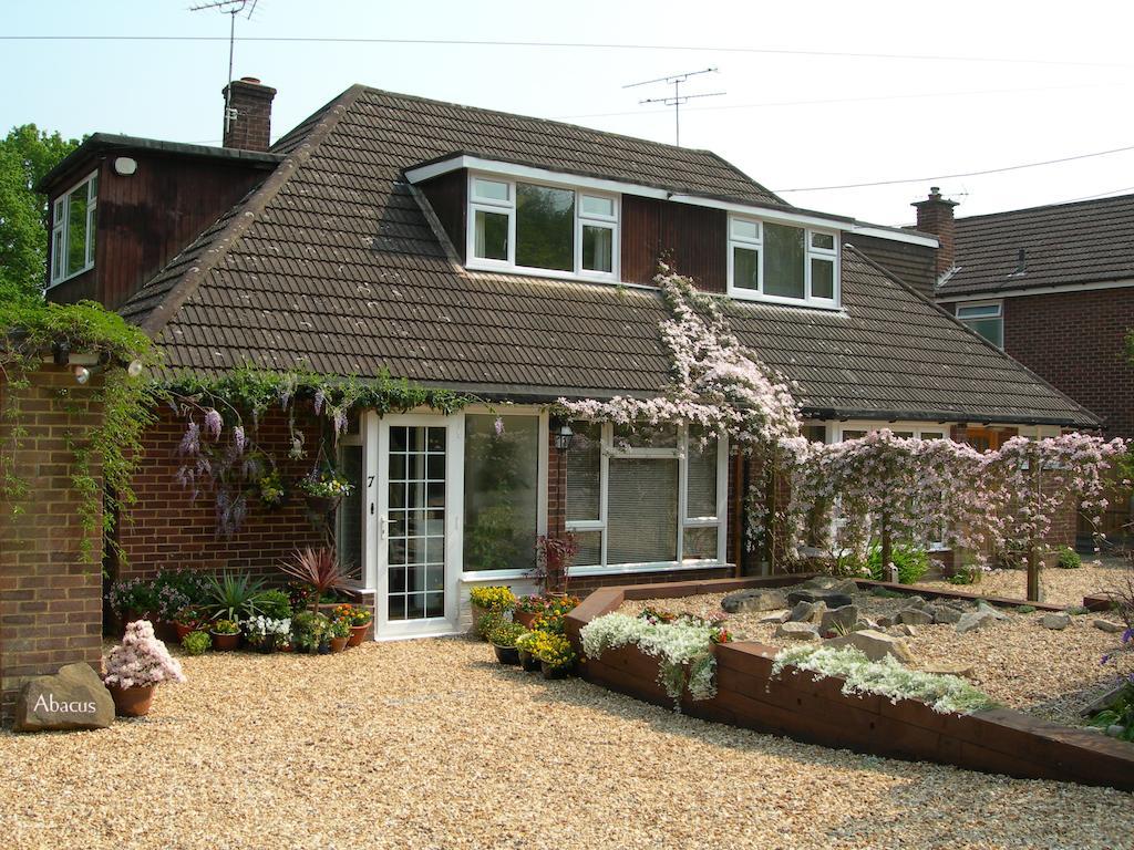 Abacus Bed And Breakfast, Blackwater, Hampshire Camberley Exteriör bild
